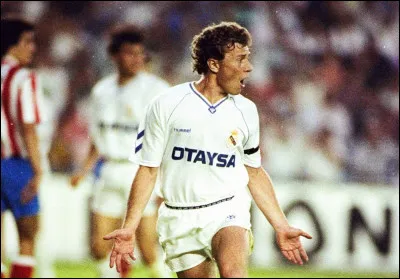 Qui est ce joueur qui a &eacute;volu&eacute; au Real Madrid ?