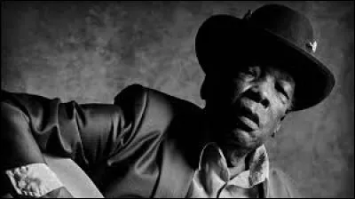 ''Boom Boom'' est un titre de John Lee Hooker. Quel champion de tennis fut surnomm&eacute; ''Boum boum'' apr&egrave;s sa victoire &agrave; Wimbledon alors qu'il avait 17 ans ?
