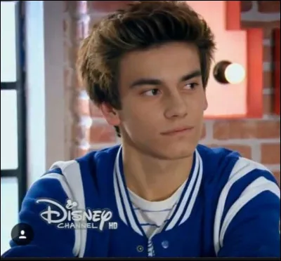 De qui Gaston est-il amoureux ?