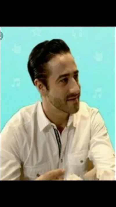 De qui Mike (père de Kally) est-il amoureux ?