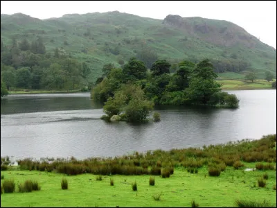 Complétez les paroles de la Brabançonne, l'hymne national belge, dans sa version française : "Et ton invincible unité aura pour devise immortelle...".