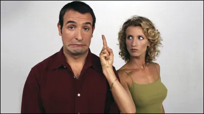 Que dit toujours Alex quand elle surprend Jean en train de regarder des filles ou soupçonne de quelque chose ?