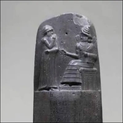 Vers -2000, la M&eacute;sopotamie s'effondre face aux &Eacute;lamites. Hammurabi l'int&egrave;gre dans l'Empire babylonien un peu plus tard. Combien de lois sont mentionn&eacute;es sur le code d'Hammurabi ? (-1792 -1750)