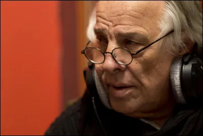 Qui est le fondateur et présentateur de l'excellente émission ''Là-bas si j'y suis'', diffusée jusqu'en 2014 sur France Inter ?