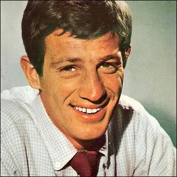 Jean-Paul Belmondo fut longtemps le plus populaire des acteurs franais. Dans lequel de ces films n'a-t-il jamais jou ?