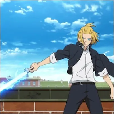 Comment Arthur appelle-t-il son épée ?