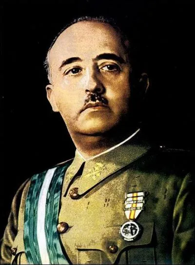 L'un des dictateurs rests le plus longtemps au pouvoir...