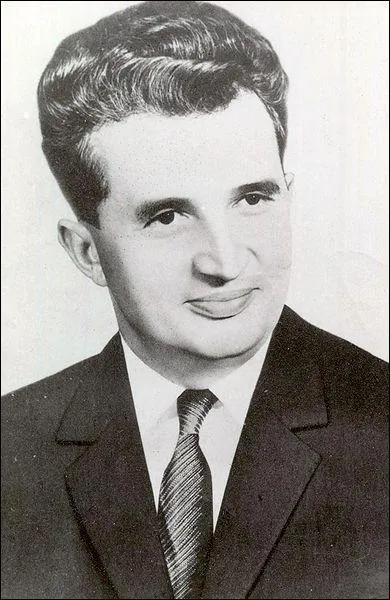 Un dictateur fusill aprs un procs expditif...