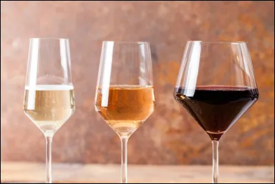 Quelle couleur de vin n'existe pas naturellement ?