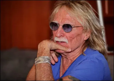 Cliquez sur la couleur des mots de Christophe.