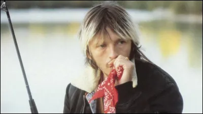 De quelle couleur est la banlieue de Renaud ?