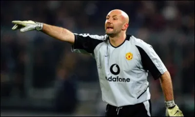 Ce footballeur, gardien du but à l'Olympique de Marseille puis à l'AS Monaco, gardien de l'équipe de France entre 1994 et 2006, se prénomme ...