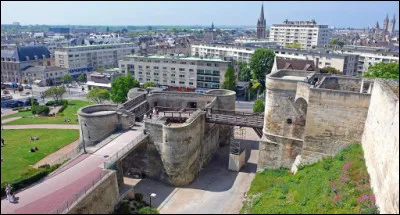 Préfecture du Calvados, siège du conseil régional de Normandie depuis 2016 :