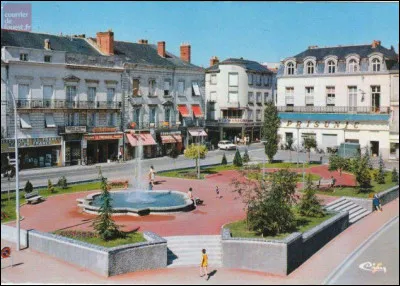 Principale ville des Mauges, située dans le sud-ouest du département du Maine-et-Loire :