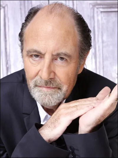 Qui est ce chanteur sur la photo ?