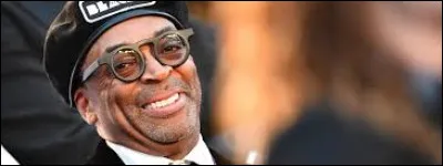 Sc&eacute;nariste, r&eacute;alisateur et producteur am&eacute;ricain. Ses films se focalisent souvent sur la communaut&eacute; afro-am&eacute;ricaine...