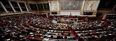 C'est le pouvoir législatif qui ordonne, permet et défend ! Il [...].