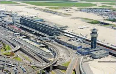 Lequel de ces a&eacute;roports se situe au sud de Paris ?