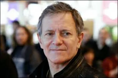 Cet acteur de théâtre et aussi de cinéma qui a joué dans plusieurs films de Claude Lelouch, dont "Si c'était à refaire" et "Le Courage d'aimer", c'est ... Huster.