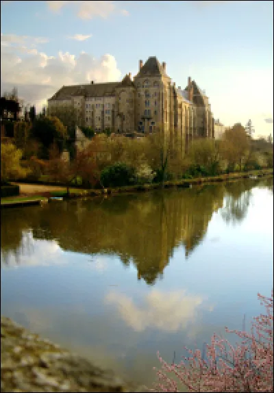 À Solesmes, il n'y a pas que des escrocs, il y a aussi...