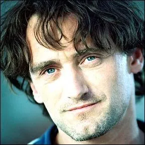 Jean-Paul Rouve a t rvl au grand public grce  la troupe comique des Robins des Bois et  un petit rle dans la srie 'Julie Lescaut'. Dans quel film n'apparat-il pas ?