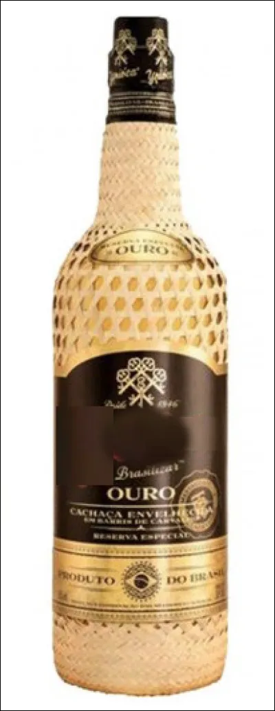 Quel est cette eau-de-vie brésilienne, obtenue par distillation de la canne à sucre et titrant 40°d'alcool ?