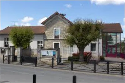 D'Huison-Longueville est une commune francilienne de la Grande Couronne située dans le département ...