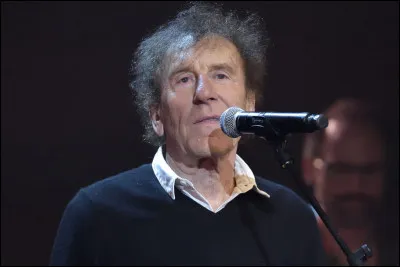 Complétez les paroles de "Sous les jupes des filles" d'Alain Souchon : 
"Rétines et pupilles
Les garçons ont les yeux qui brillent
Pour un jeu de dupes
Voir sous les jupes des filles
Et la vie toute entière
... par cette affaire
Par ce jeu de dupes
Voir sous les jupes des filles".