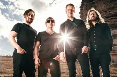 Quelle chanson du groupe parle d'un démon qui se cache ?