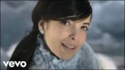 Quelle chanson qui appartient à Indila ?