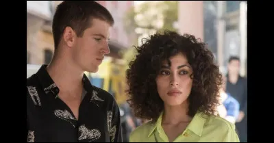 Pour cacher cet accident et que personne ne soit accusé, que font les étudiants tous ensemble ?