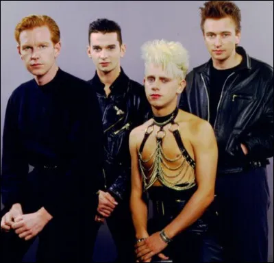 Quelle chanson fut le véritable premier carton du groupe Depeche Mode ?