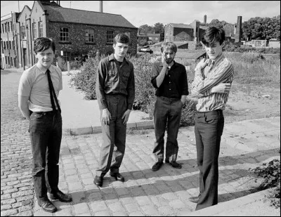 En 1980, le chanteur de Joy Division se suicide ; quel était son nom ?