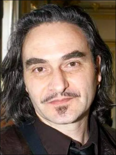 Qui est ce Stephan, artiste, auteur, chanteur et compositeur suisse ?