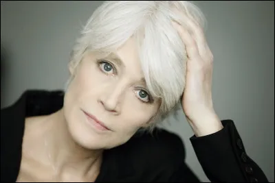 Qui est cette Françoise, auteure-compositrice-interprète ?