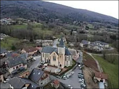 Nous sommes en Auvergne-Rhône-Alpes, à La Muraz. Commune de l'agglomération du Grand Genève, elle se situe dans le département ...