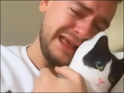 Quel est le nom de cet humoriste et youtubeur français ?