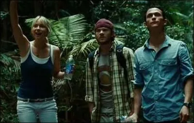 Dans la jungle, que voient la bande de touristes avant d'emprunter le chemin cach qui les mnera sur le site en ruines ?