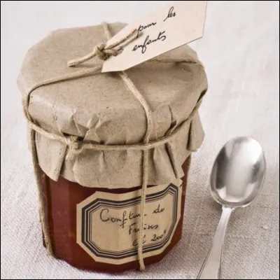 Dans laquelle de ses chansons Cabrel regrette-t-il qu'il n'y ait même pas d'abeilles sur les pots de confiture ?