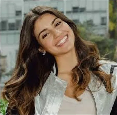 Comment s'appelle l'actrice qui joue le rôle de Bia ?