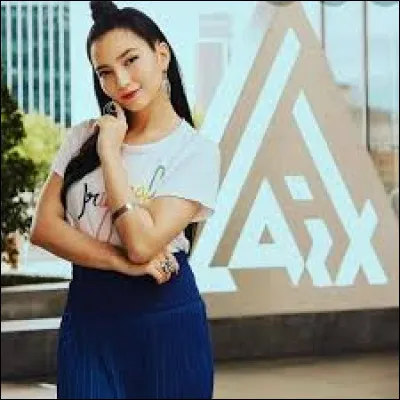 ...et où travaille-t-elle ?