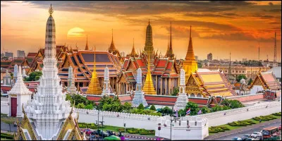 Bangkok est la capitale de/du...