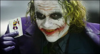 Mais le joker a aussi sa place au cinéma ! 
Quel super-héros a l'habitude de le battre ?