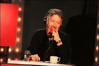 Quelle équipe de football Jean-Luc Lemoine soutient-il ? Les Grosses Têtes le charrient dès que possible à ce sujet.