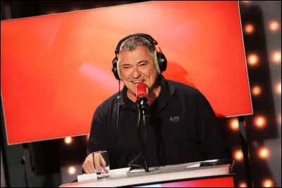 Quelle Grosse Tête ponctue l'émission en racontant des blagues ?