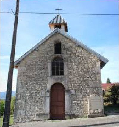 Je vous propose de commencer notre balade devant la chapelle Saint-Léger de Cézia. Commune de Bourgogne-Franche-Comté, dans l'arrondissement de Lons-le-Saunier, elle se situe dans le département ...