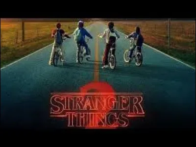 Quel personnage a fait connaître cette chanson à son petit frère "Should I Stay or Should I Go" ?