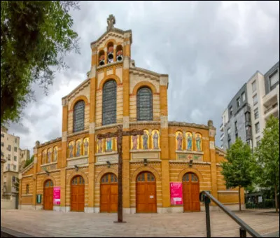 À la fin de la messe tu...