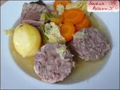 Parmi les plats du jour il nous conseille de goûter ce saucisson parfumé au carvi :