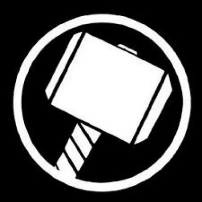 Studio : Marvel 
Capacités : Contrôle de la foudre et des orages, vol dans les airs, création de portails interdimensionnels, immunités aux maladies terrestres 
Ennemis : Loki, Mangog 
Interprété à l'écran par : Chris Hemsworth
Qui est ce super-héros ?